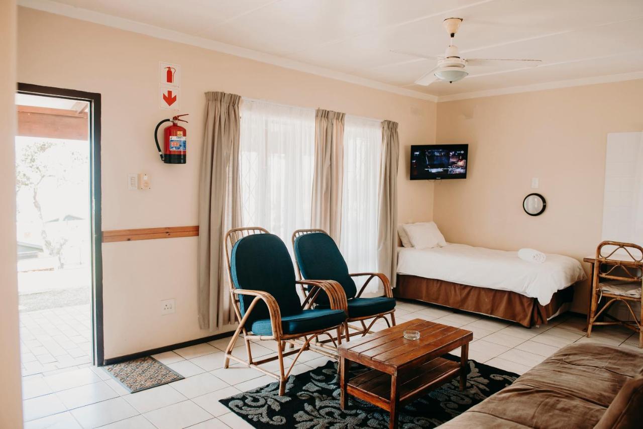 Port Edward Holiday Resort מראה חיצוני תמונה